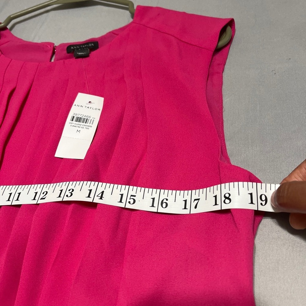 Ann Taylor NWT Fuchsia Pleated Sleeveless Blouse Office Siren Quiet Luxury M - Picture 5 of 6